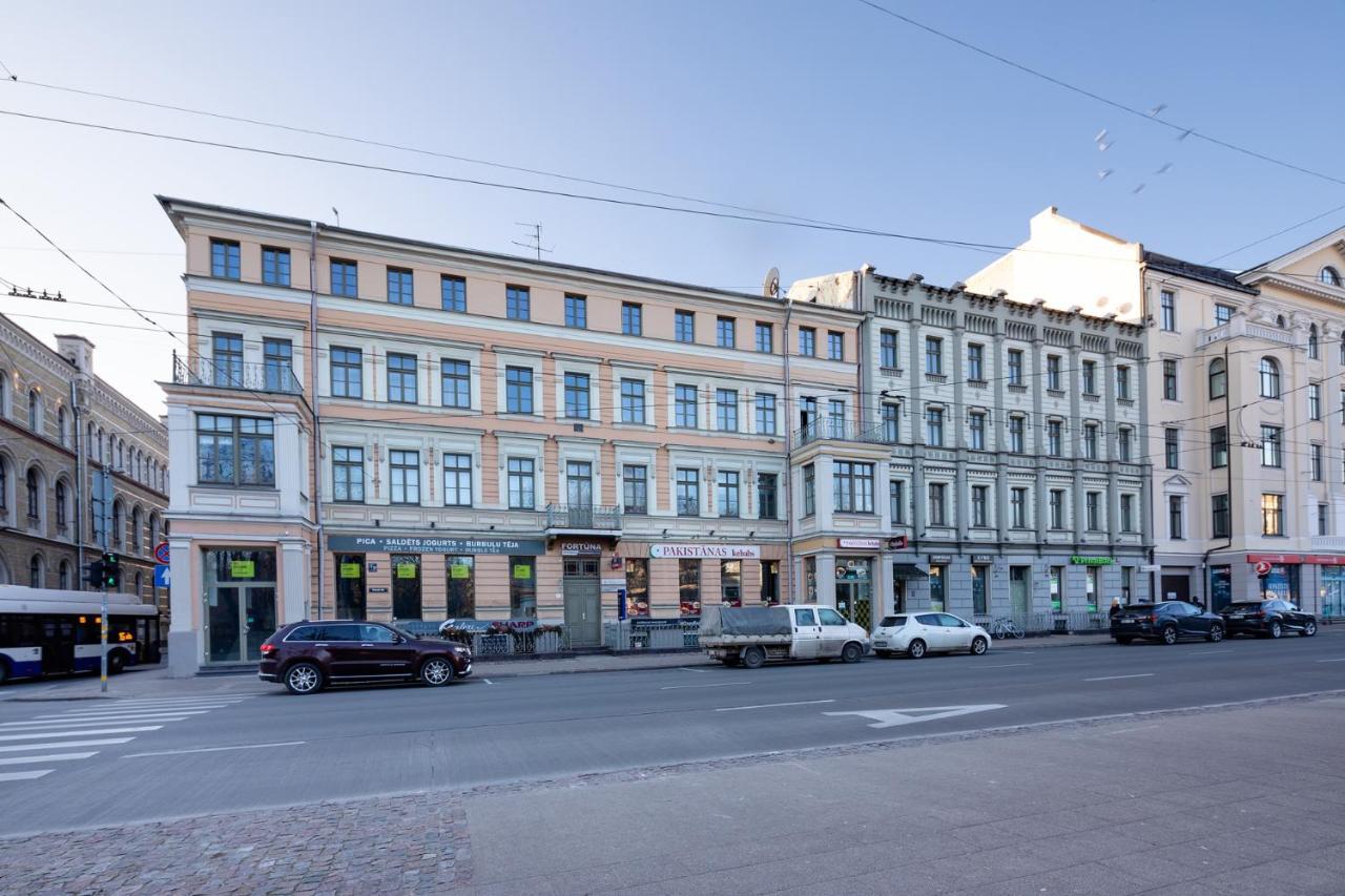 Merkela Loft Apartment Beside Vermanes Park Riga Extérieur photo
